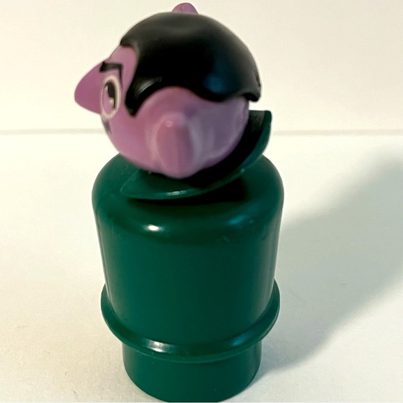 Vintage 1973 Fisher-Price Sesame Street Little People – The Count - Picture 2 of 4